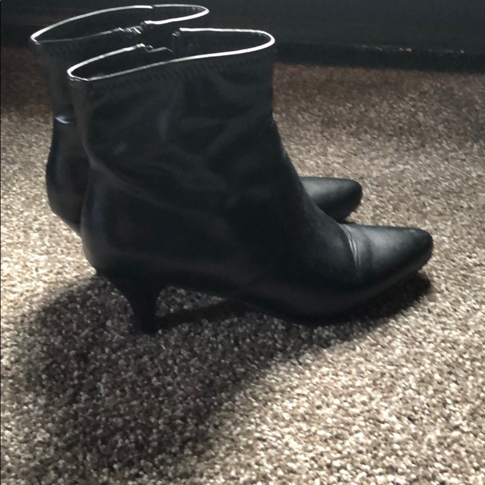 Heeled booties